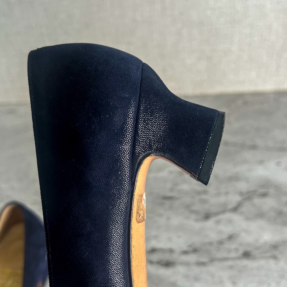 Salvatore Ferragamo Navy Suede Kitten Heels SZ 6 - Picture 8 of 8